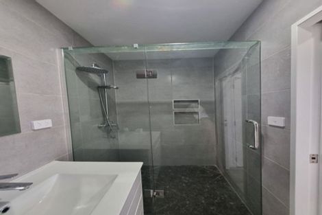 Photo of property in 2 Arnhem Place, Pukekohe, 2120