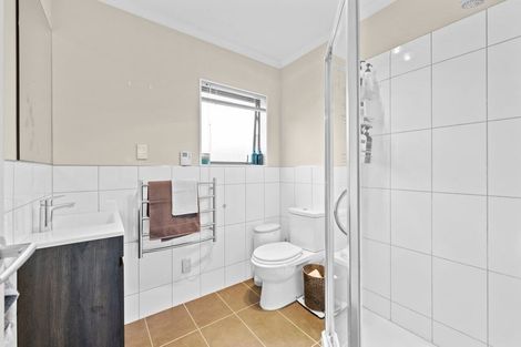 Photo of property in 20 Ina Ville Drive, Pukekohe, 2120