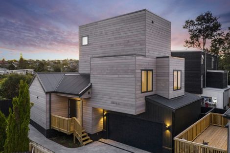 Photo of property in 53c Red Beach Road, Red Beach, 0932