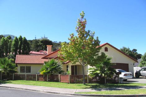 Photo of property in 17 Helen Ryburn Place, Torbay, Auckland, 0630