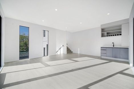 Photo of property in 4 Pleasant Way, Matakatia, Whangaparaoa, 0930