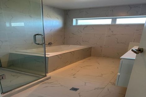 Photo of property in 77 Granville Drive, Massey, Auckland, 0614