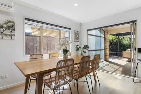 Photo of property in 26 Heidi Crescent, Flat Bush, Auckland, 2016