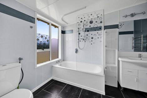 Photo of property in 45 Mcalpine Road, Hawera, 4672