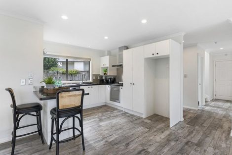 Photo of property in 17e Pakuranga Road, Pakuranga, Auckland, 2010