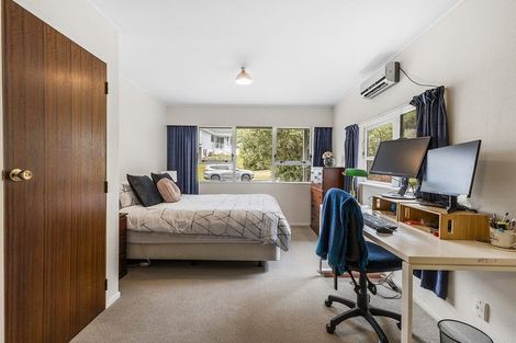 Photo of property in 27a Penryn Drive, Camborne, Porirua, 5026