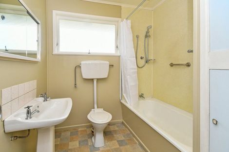 Photo of property in 1/60 Grove Road, Papakura, 2110