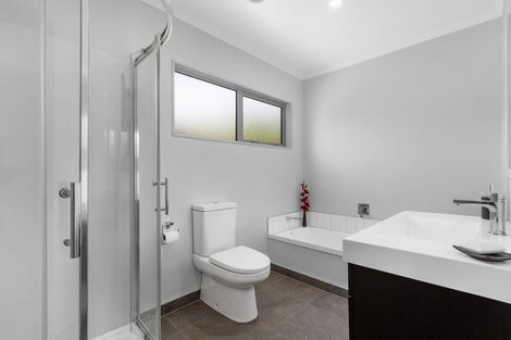 Photo of property in 6 Grace Cove, Aotea, Porirua, 5024