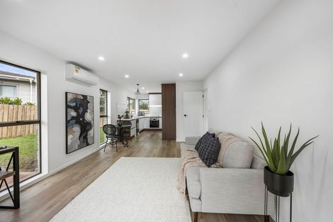 Photo of property in 2/60 Cherry Road, Bucklands Beach, Auckland, 2014