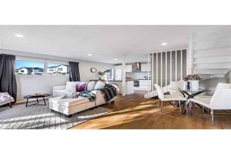 Photo of property in 2/12 Percival Street, Manurewa, Auckland, 2102