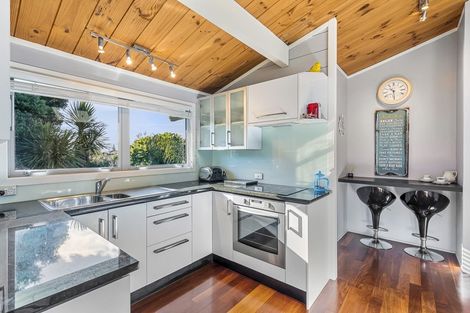 Photo of property in 112 Manly Street, Paraparaumu Beach, Paraparaumu, 5032