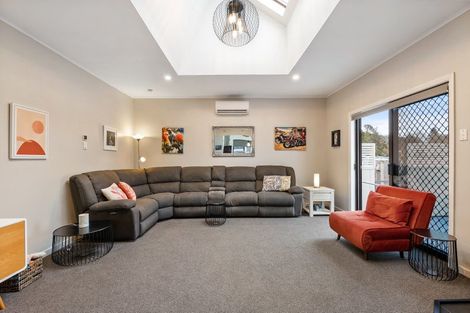 Photo of property in 72 Moeraki Road, Maoribank, Upper Hutt, 5018