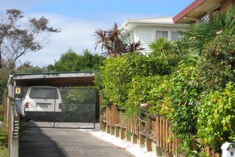 Photo of property in 6 Barron Drive, Green Bay, Auckland, 0604