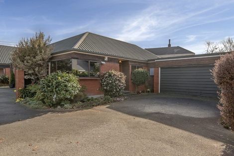 Photo of property in 26 Felstead Place, Avonhead, Christchurch, 8042