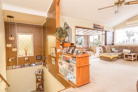 Photo of property in 3 Denyer Place, New Lynn, Auckland, 0600