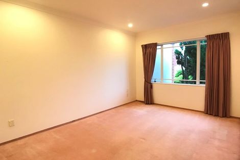 Photo of property in 19 Mansion Court, West Harbour, Auckland, 0618