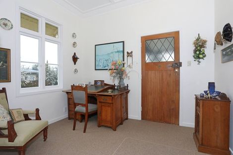 Photo of property in 12 Wanganui Road, Marton, 4710