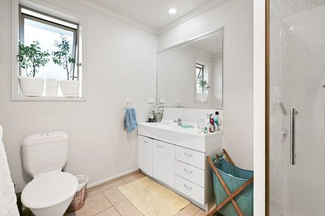 Photo of property in 4 Kingroyal Lane, Hamilton East, Hamilton, 3216