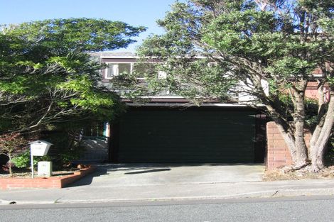 Photo of property in 68 Churton Drive, Churton Park, Wellington, 6037