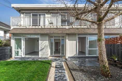 Photo of property in 86 Sylvan Avenue, Northcote, Auckland, 0627