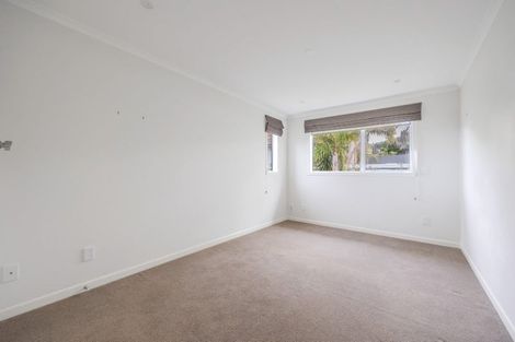Photo of property in 17 Bevyn Street, Castor Bay, Auckland, 0620