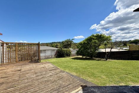 Photo of property in 55 La Rosa Street, Green Bay, Auckland, 0604