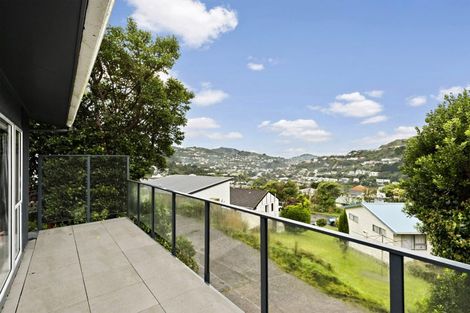 Photo of property in 6 Swadel Way, Karori, Wellington, 6012