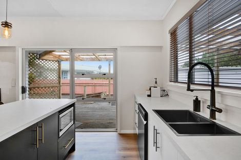 Photo of property in 128 Waihi Road, Hawera, 4610