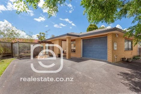 Photo of property in 2 Marbella Drive, Massey, Auckland, 0614