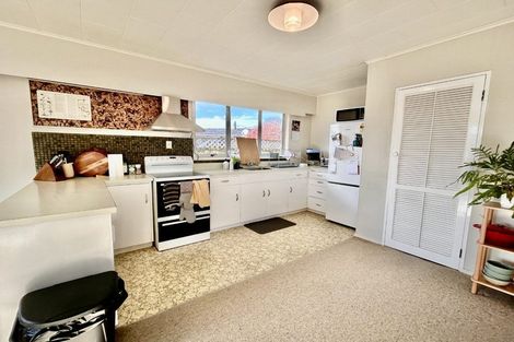 Photo of property in 24 Kent Terrace, Taradale, Napier, 4112