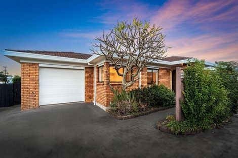 Photo of property in 63a Nile Road, Milford, Auckland, 0620