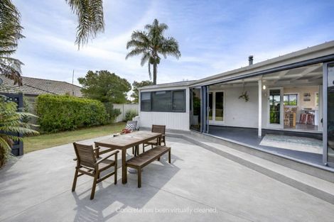 Photo of property in 13 Howard Road, Taradale, Napier, 4112