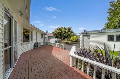 Photo of property in 14 Antrim Place, Hokowhitu, Palmerston North, 4410