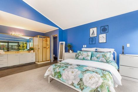 Photo of property in 8 Gregg Place, Sunnyvale, Auckland, 0612