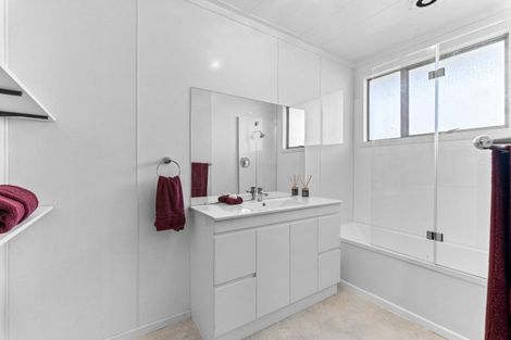 Photo of property in 10b Kauri Street, Inglewood, 4330