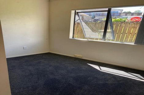 Photo of property in 10 Loughanure Place, Massey, Auckland, 0614