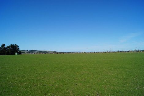 Photo of property in 26f Enderby Drive, Te Atatu Peninsula, Auckland, 0610