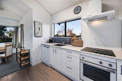 Photo of property in 42 Whiting Crescent, Greenmeadows, Napier, 4112