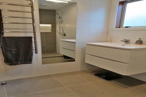 Photo of property in 18 Dart Place, Fernhill, Queenstown, 9300