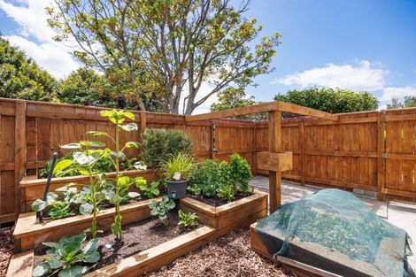 Photo of property in 2 Capri Place, Awapuni, Palmerston North, 4412