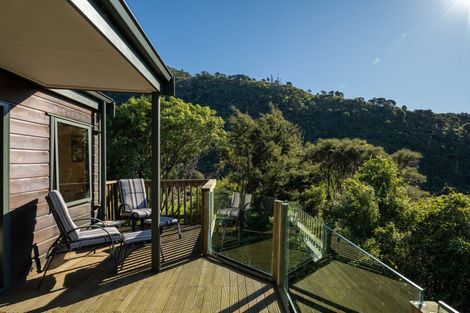 Photo of property in 29 Manuka Drive, Ngakuta Bay, Picton, 7281