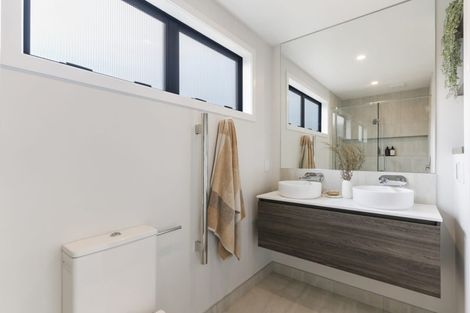 Photo of property in 33 Kikorangi Drive, Wainui, 0992