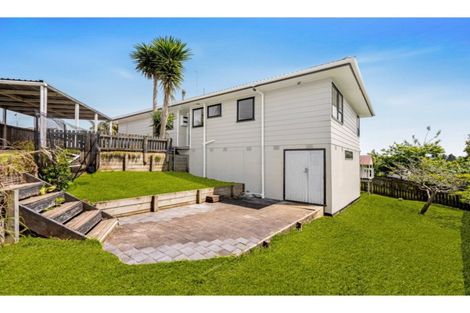 Photo of property in 12 Landsdale Place, Massey, Auckland, 0614