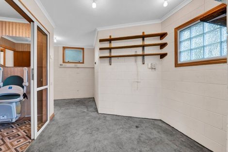 Photo of property in 64 Waiwaka Terrace, Strandon, New Plymouth, 4312