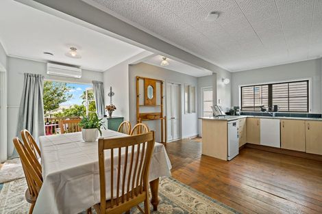 Photo of property in 91 Hutchinson Avenue, New Lynn, Auckland, 0600