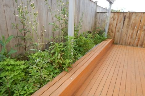 Photo of property in 50 Colliston Rise, Pinehill, Auckland, 0632