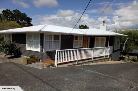 Photo of property in 2/28 Coroglen Avenue, Birkenhead, Auckland, 0626