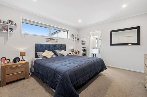 Photo of property in 14 Poutawa Lane, Clarks Beach, 2122