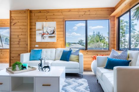 Photo of property in 114 Pooks Road, Ranui, Auckland, 0612