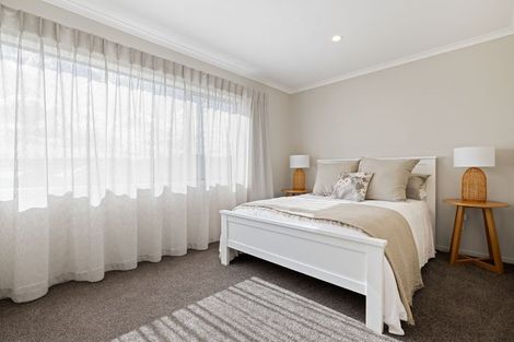 Photo of property in 19 Kakariki Lane, Rototuna North, 3210
